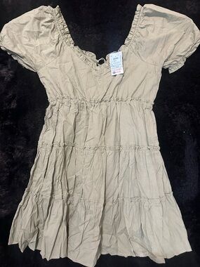 Max + Ash Green Tiered Short Sleeve Dress